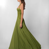 Robe longue plissée à col licou et décolleté V