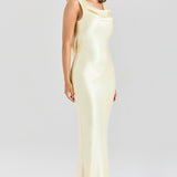 Robe Longue Satinée Dos Plongeant Élégance Glamour