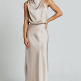 Robe Midi Satinée Col Drapé Élégance Moderne