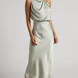 Robe Midi Satinée Col Drapé Élégance Moderne