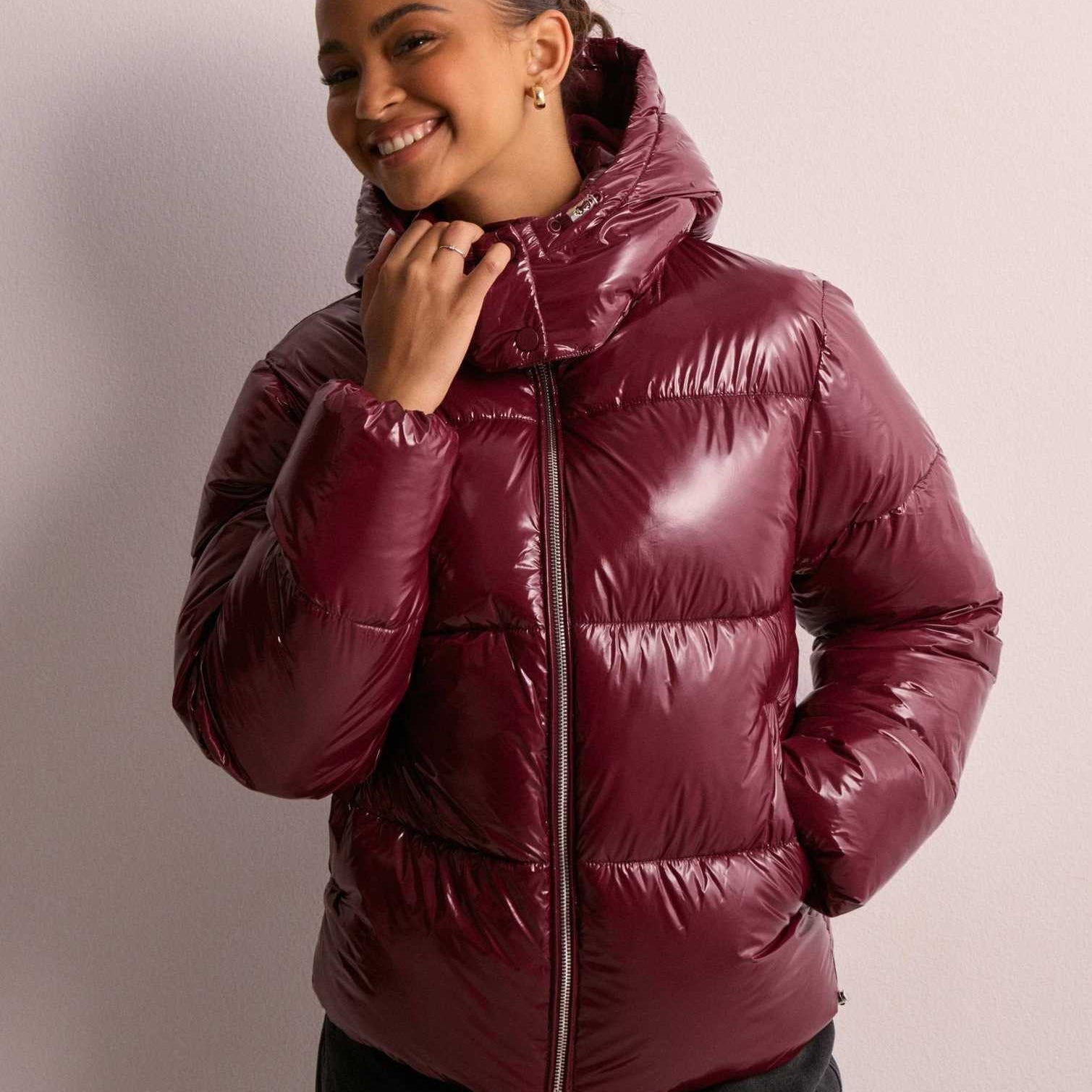 Elise | Veste matelassée brillante pour femmes avec capuche amovible