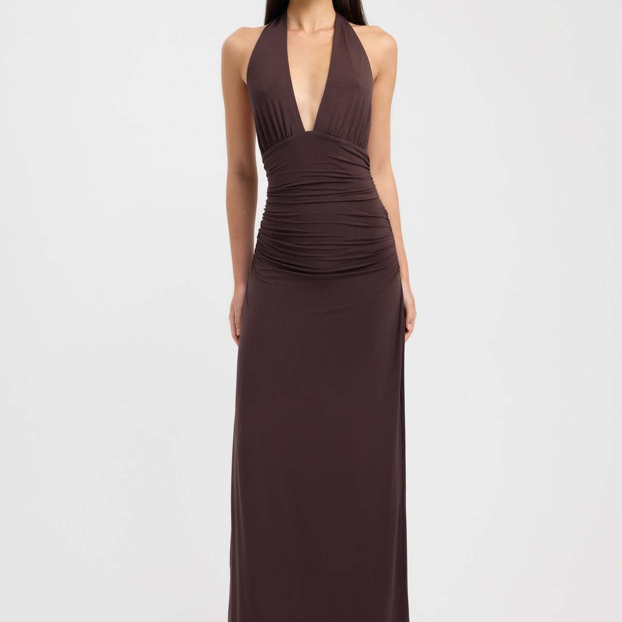 Robe Longue Dos Nu Décolleté Plongeant Élégance