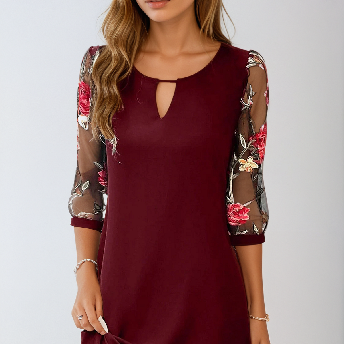 Robe Courte Manches Dentelle Imprimée Coupe Fluide Chic
