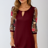 Robe Courte Manches Dentelle Imprimée Coupe Fluide Chic