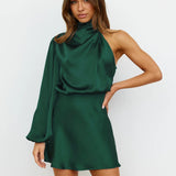 Robe Courte Satinée Asymétrique Dos Ouvert