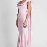 Robe Longue Satinée Épaule Dénudée Fleur Élégante