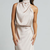Robe Midi Satinée Col Drapé Élégance Moderne