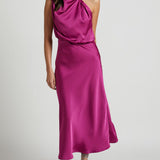 Robe Midi Satinée Col Drapé Élégance Moderne