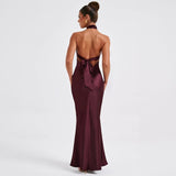 Robe Maxi Satinée Col Halter Coupe Sirène Élégance
