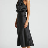 Robe Midi Satinée Col Drapé Élégance Moderne