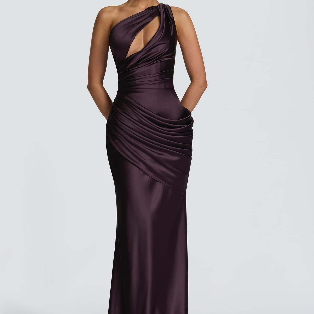 Robe Longue Asymétrique Drapée Élégance Prestige