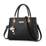 Sac à main femme effet croco avec bandoulière réglable