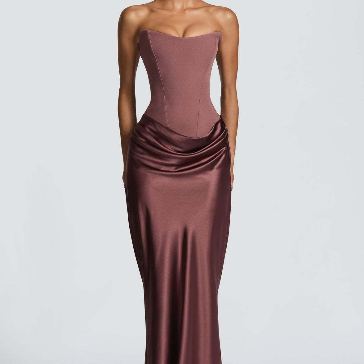 Robe Longue Satinée Bustier Drapée Élégance Luxe