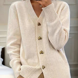 Cardigan femme en maille col V boutons cœur