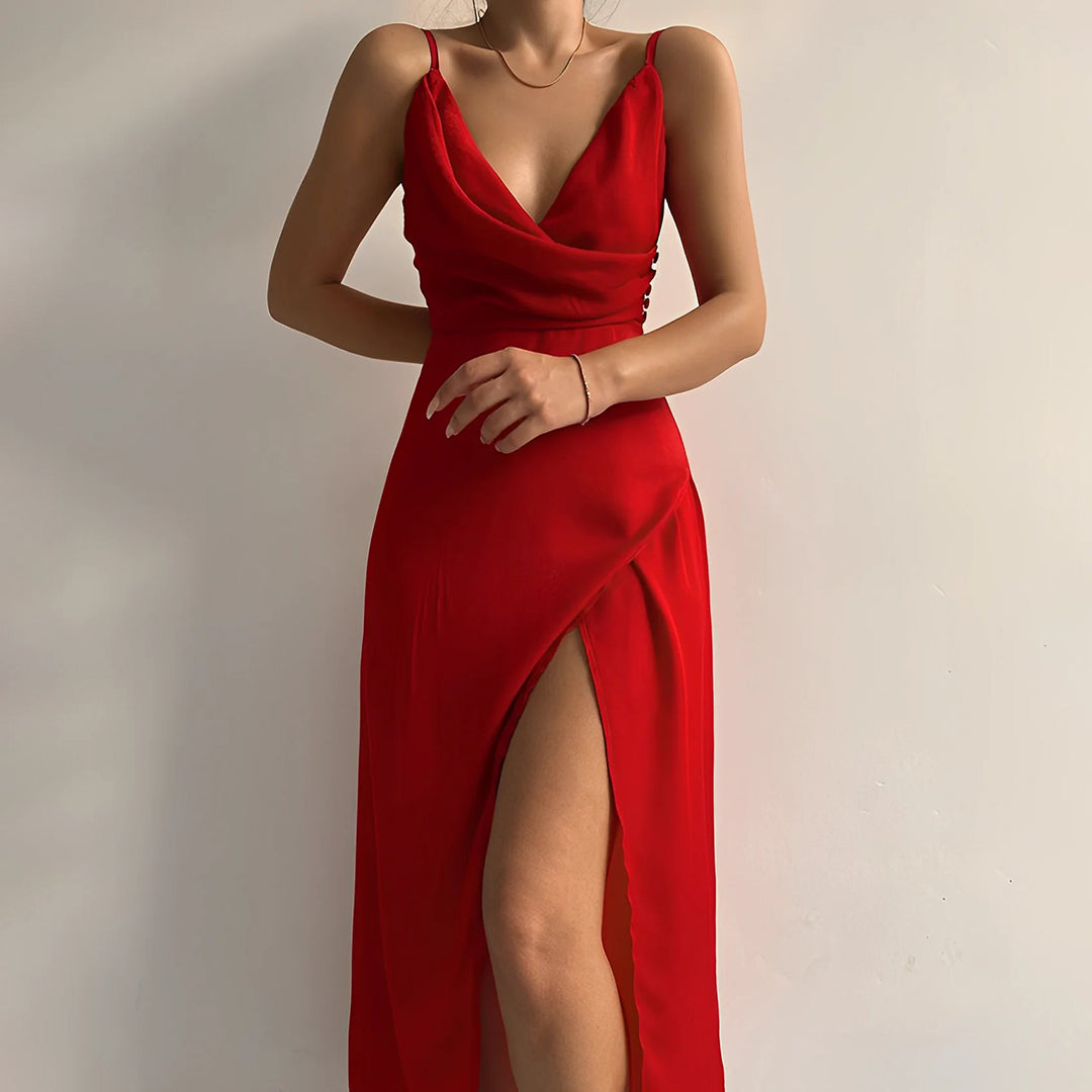 Robe Longue Fendue Satinée Bretelles Fines Élégance Glamour