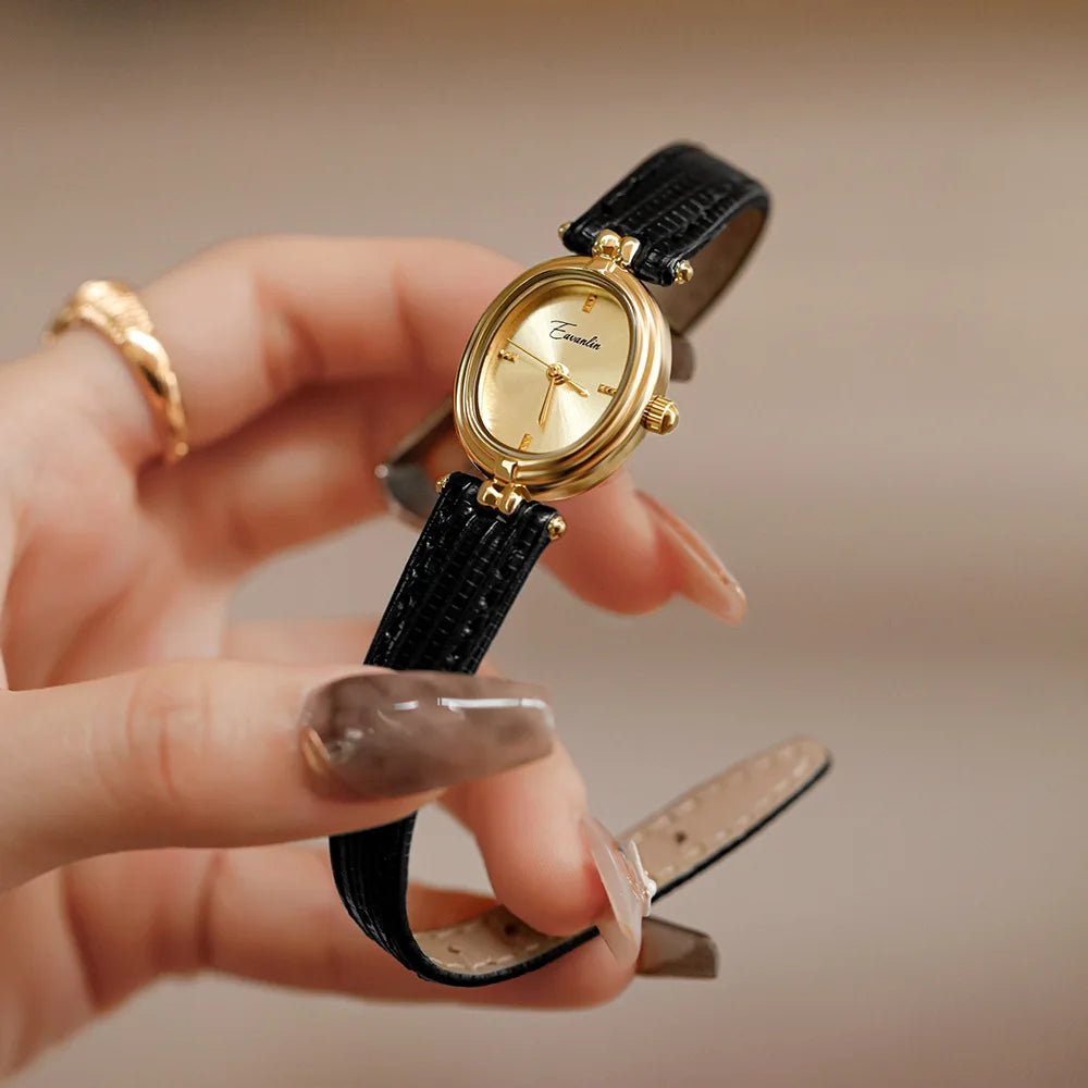 Montre femme carrée en acier bracelet cuir