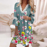 Robe Courte Bohème Broderies Col V Manches Évasées Chic