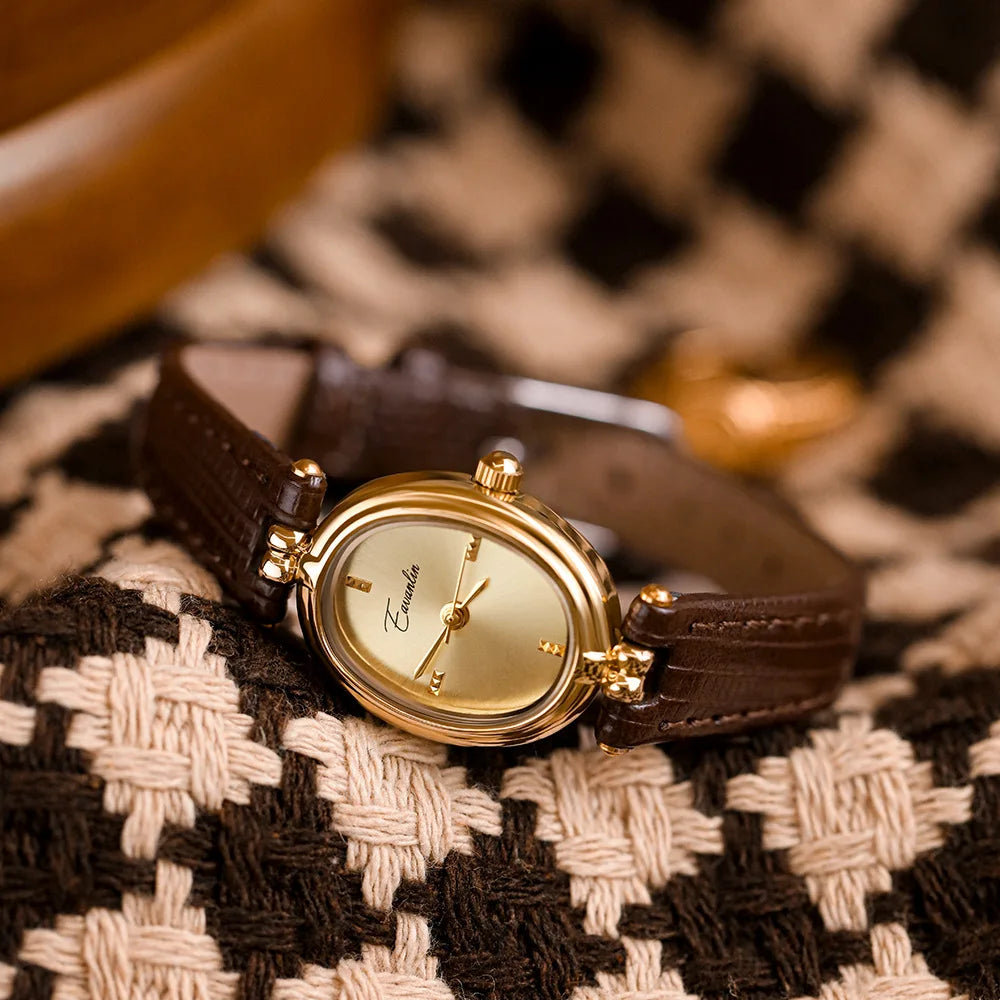 Montre femme carrée en acier bracelet cuir