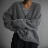 Pull Femme Col V Oversize – Maille Douce et Élégante