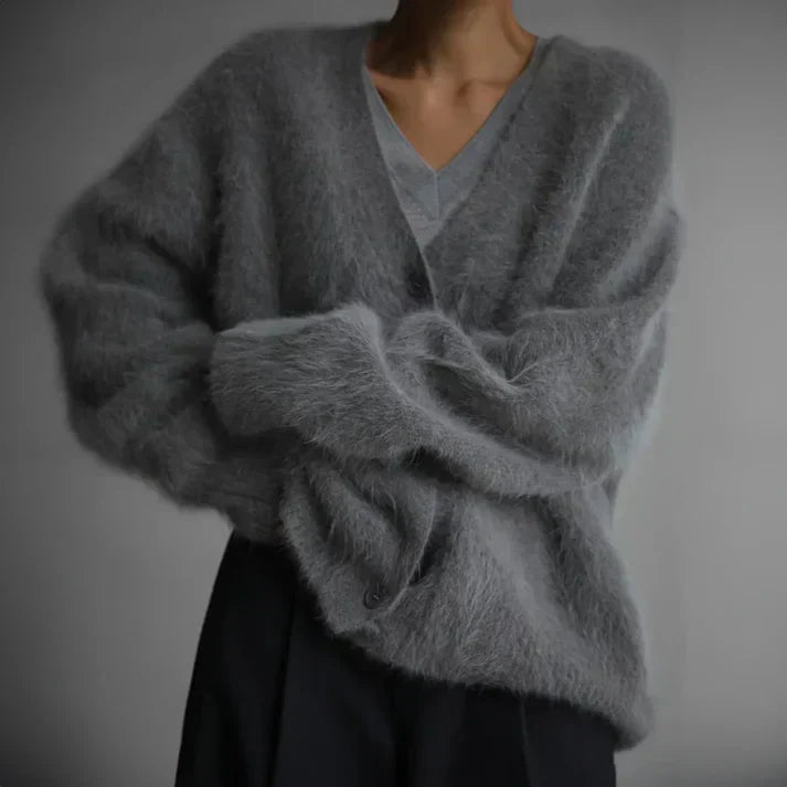 Pull Femme Col V Oversize – Maille Douce et Élégante