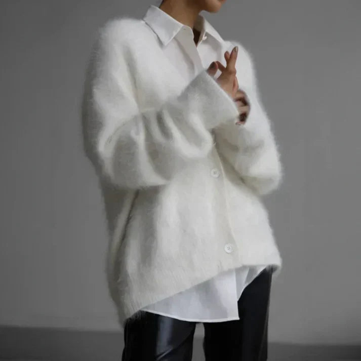 Pull Femme Col V Oversize – Maille Douce et Élégante