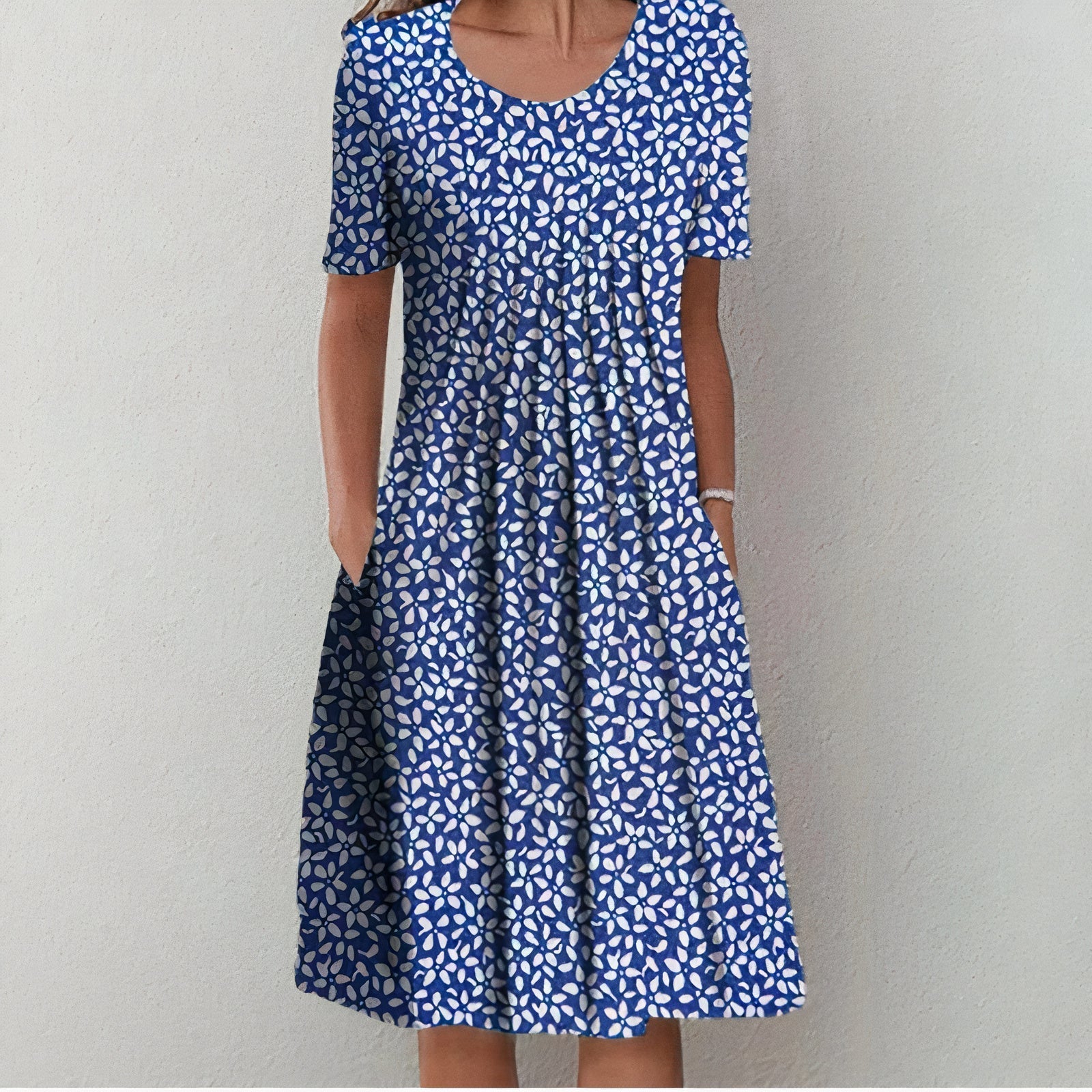 Robe Midi Florale Évasée Manches Courtes Élégance