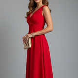 Robe midi trapèze sans manches à cache-cœur