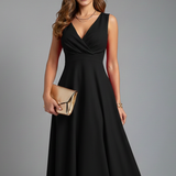 Robe midi trapèze sans manches à cache-cœur