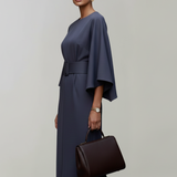 Robe midi ceinturée à manches cape pour femme