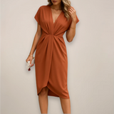 Robe midi plissée cache-cœur col V