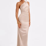 Robe Maxi Une Épaule Satinée Dos Nu Élégance
