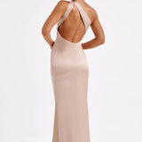 Robe Maxi Une Épaule Satinée Dos Nu Élégance