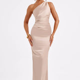Robe Maxi Une Épaule Satinée Dos Nu Élégance