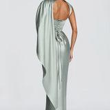 Robe Longue Satinée Drapée avec Cape Élégante