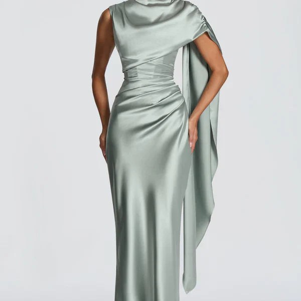 Robe Longue Satinée Drapée avec Cape Élégante