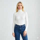 Pull femme ajusté à col roulé en maille côtelée