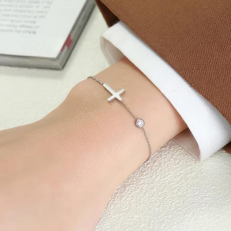 Bracelet chaîne fine femme à croix, ajustable