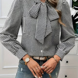 Chemise Nœud Col Motif Carreaux Élégance Féminine