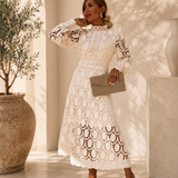 Robe Maxi Dentelle Ajourée Manches Bouffantes Élégance