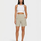 Short femme taille haute jambe droite à poches