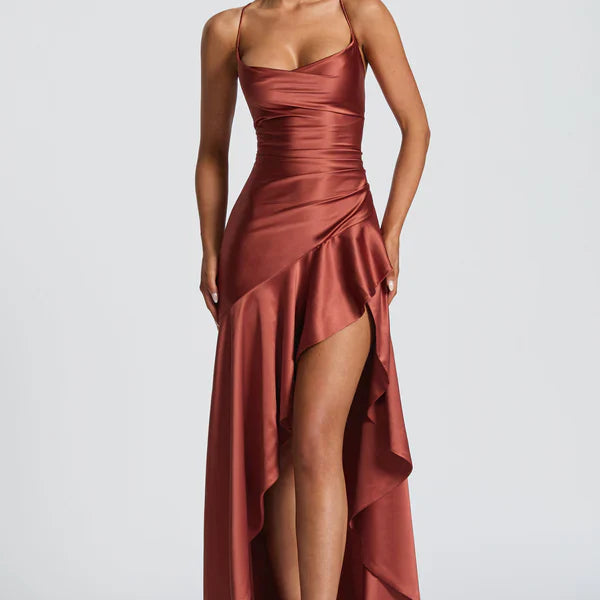 Robe Longue Satinée à Volants Asymétriques