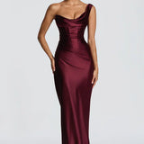 Robe Longue Satinée Épaule Dénudée Élégante