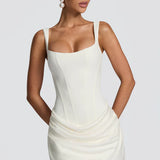 Robe Courte Ajustée à Encolure Carrée