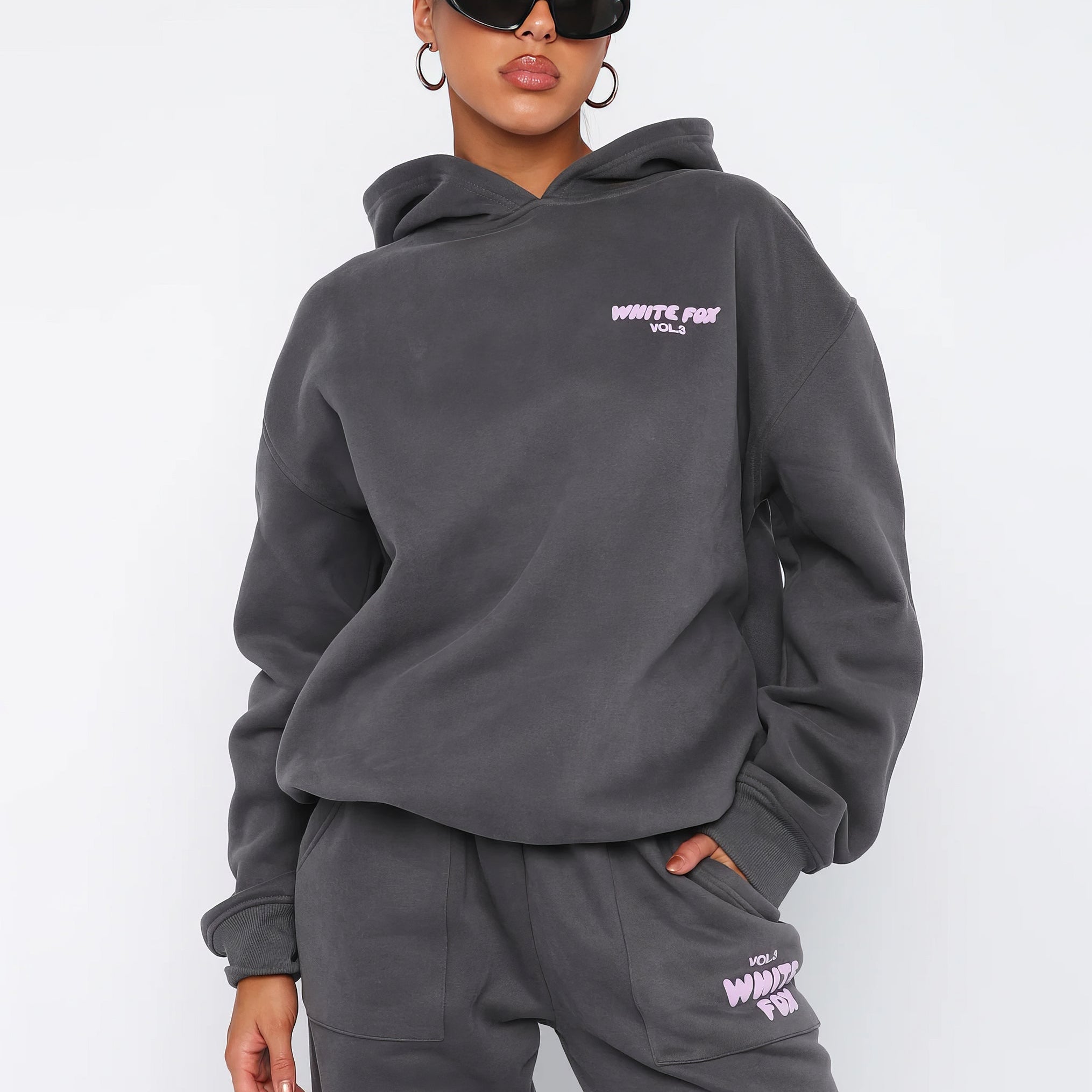Ensemble Sweat à Capuche et Jogging Moderne – Deux-Pièces Confortable