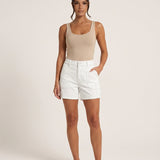 Short femme taille basse à jambe droite stretch