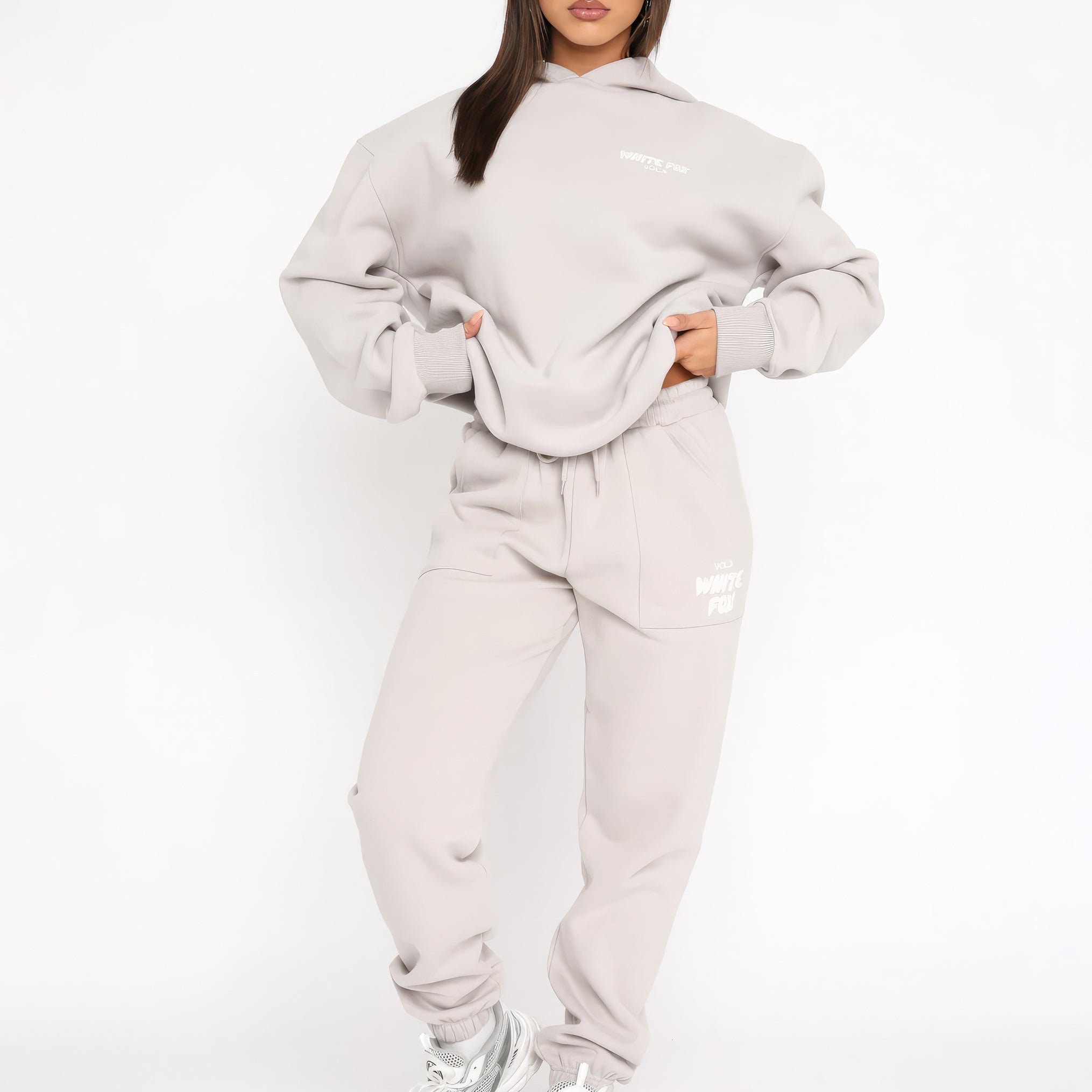 Ensemble Sweat à Capuche et Jogging Moderne – Deux-Pièces Confortable