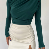 Top Col Montant Drapé Coupe Ajustée Élégance Moderne