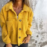 Manteau femme à col tailleur et boutons