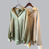 Chemise Satinée Fluide Manches Longues Élégance Luxe