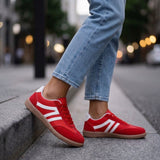 Baskets femme rétro à empiècements et semelle chunky
